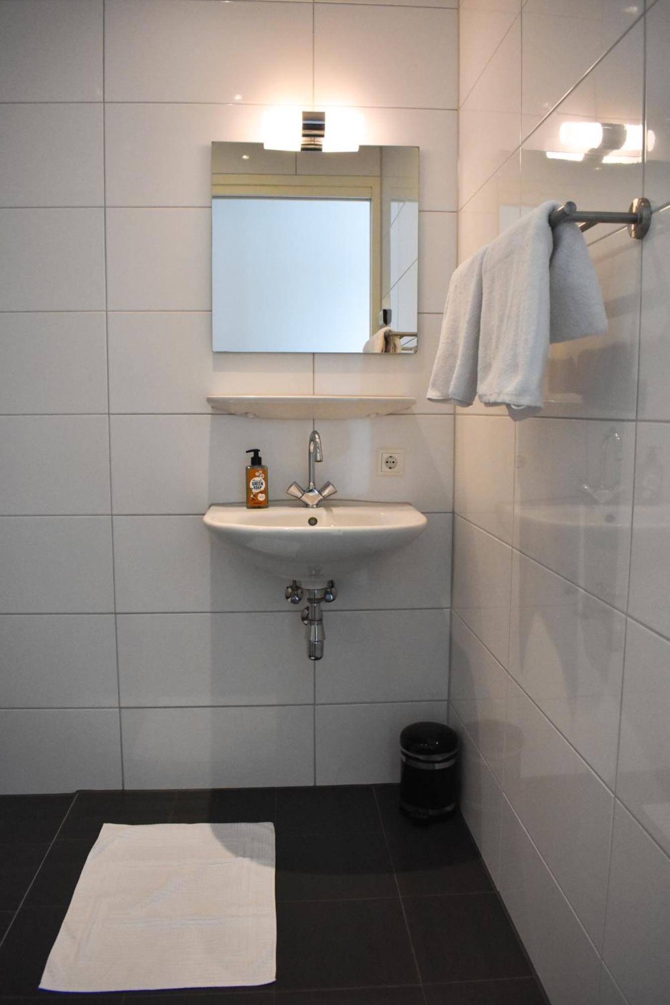 Buiteninn Het Overveen Hotel Рийсен Екстериор снимка